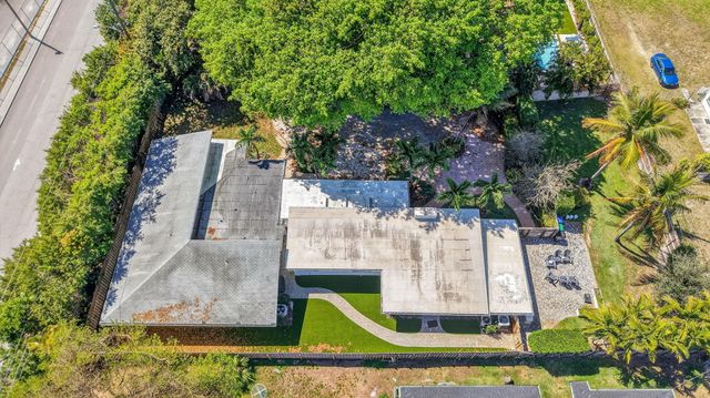 245 Seacrest Lane, Delray Beach, FL 33444