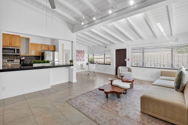 245 Seacrest Lane, Delray Beach, FL 33444