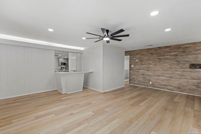 722 Knotty Oak Trail, San Antonio, TX 78220