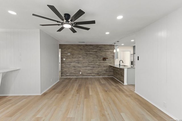 722 Knotty Oak Trail, San Antonio, TX 78220