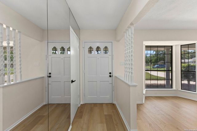 722 Knotty Oak Trail, San Antonio, TX 78220