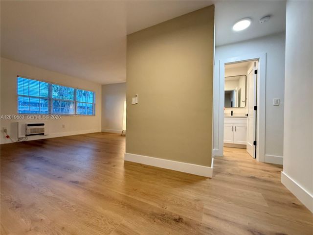 1471 NE 170th St 213A, North Miami Beach, FL 33162