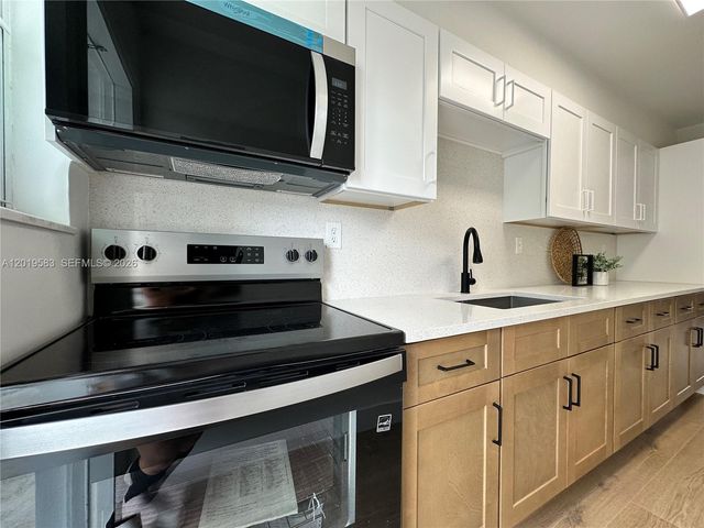 1471 NE 170th St 213A, North Miami Beach, FL 33162
