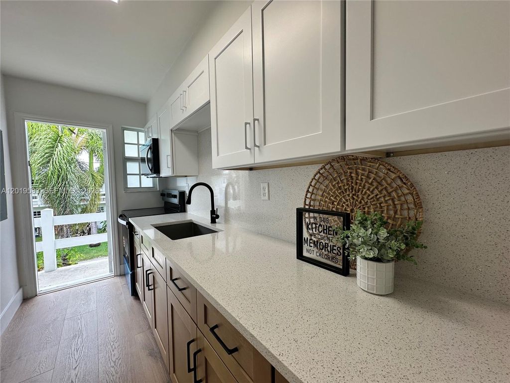 1471 NE 170th St 213A, North Miami Beach, FL 33162