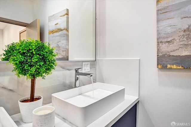 1815 18th Avenue, San Francisco, CA 94122