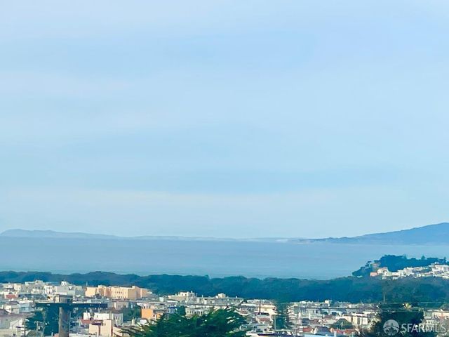 1815 18th Avenue, San Francisco, CA 94122