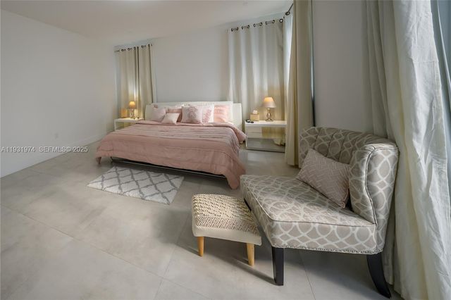 10126 NW 76th Ter, Doral, FL 33178