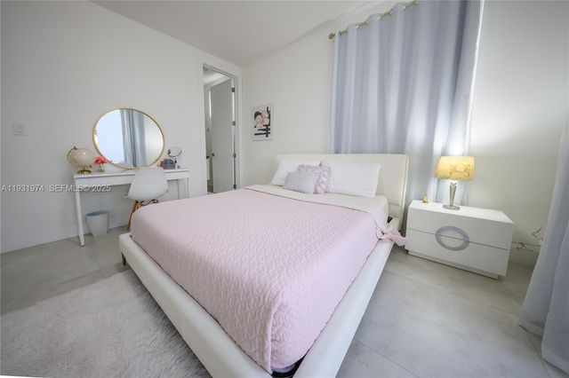 10126 NW 76th Ter, Doral, FL 33178