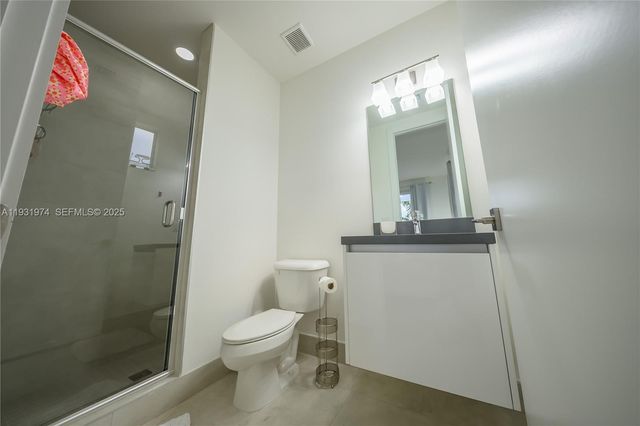 10126 NW 76th Ter, Doral, FL 33178