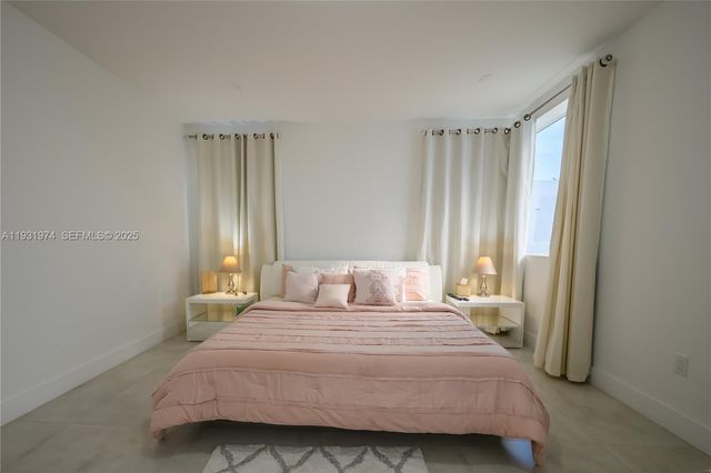 10126 NW 76th Ter, Doral, FL 33178