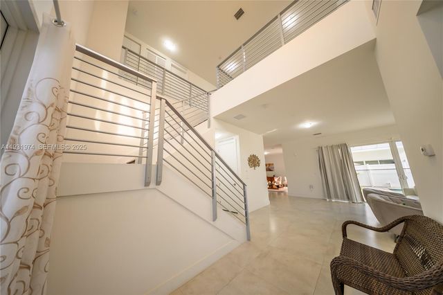 10126 NW 76th Ter, Doral, FL 33178