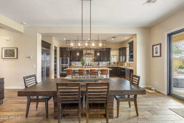 909 W SPUR Drive, Phoenix, AZ 85085