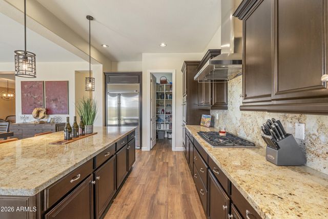 909 W SPUR Drive, Phoenix, AZ 85085