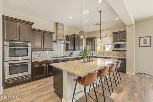 909 W SPUR Drive, Phoenix, AZ 85085