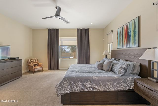 909 W SPUR Drive, Phoenix, AZ 85085