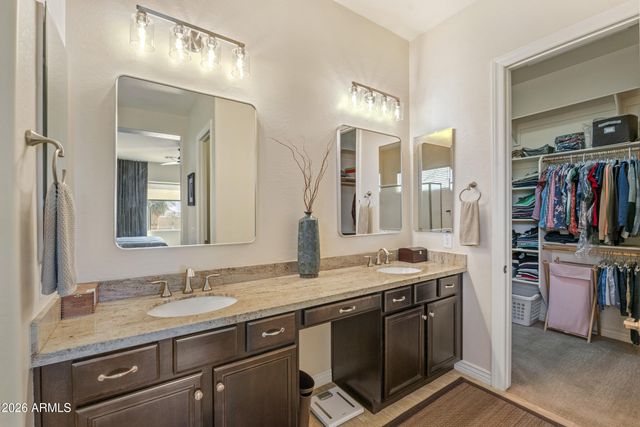 909 W SPUR Drive, Phoenix, AZ 85085