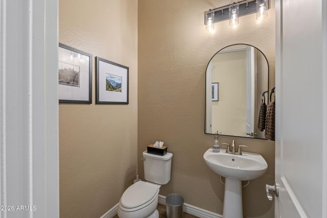 909 W SPUR Drive, Phoenix, AZ 85085