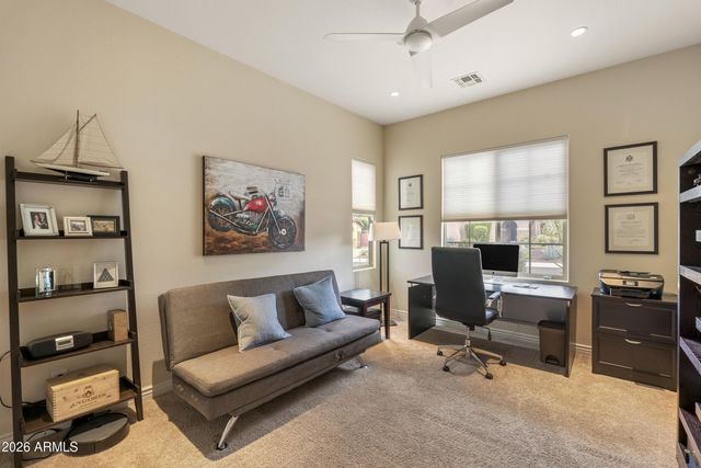 909 W SPUR Drive, Phoenix, AZ 85085