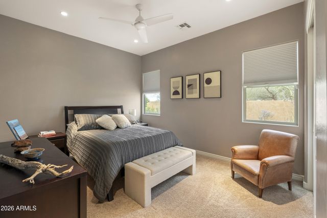 909 W SPUR Drive, Phoenix, AZ 85085