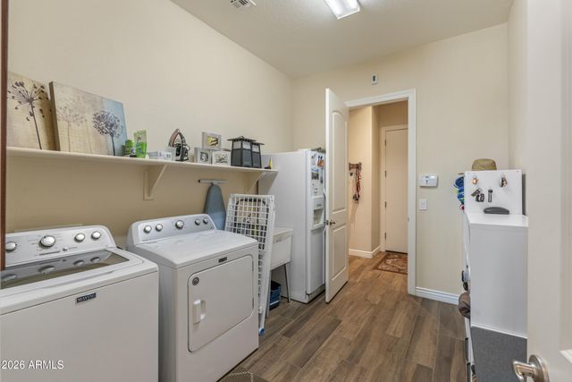 909 W SPUR Drive, Phoenix, AZ 85085