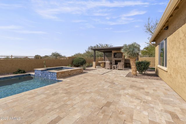 909 W SPUR Drive, Phoenix, AZ 85085