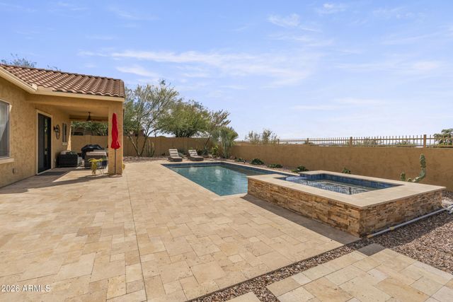 909 W SPUR Drive, Phoenix, AZ 85085