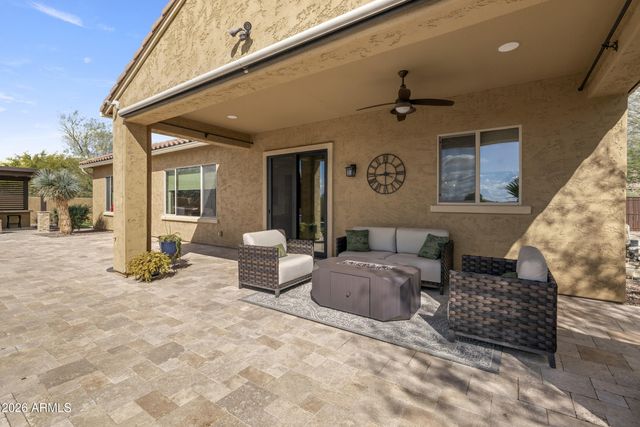 909 W SPUR Drive, Phoenix, AZ 85085