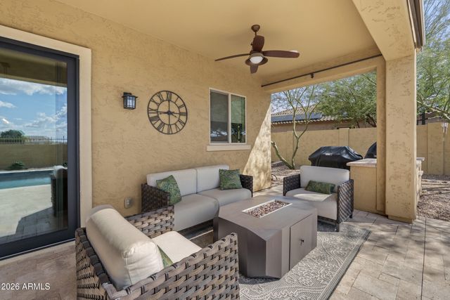 909 W SPUR Drive, Phoenix, AZ 85085