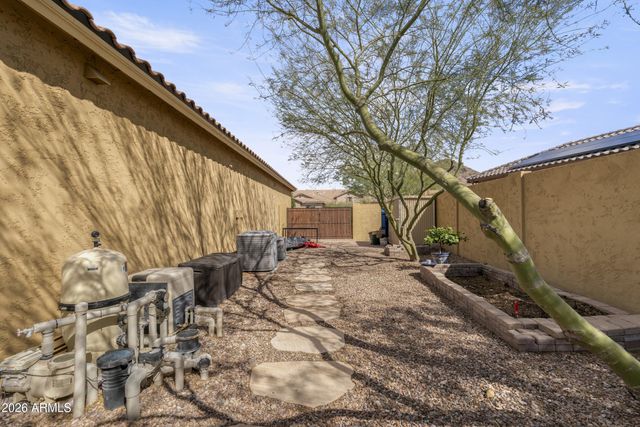 909 W SPUR Drive, Phoenix, AZ 85085