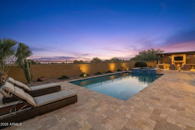 909 W SPUR Drive, Phoenix, AZ 85085