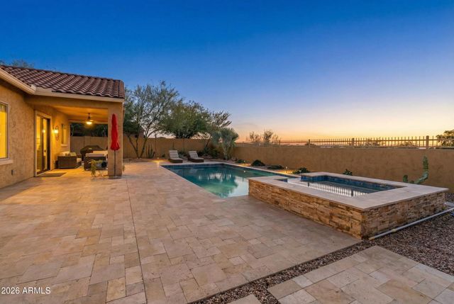 909 W SPUR Drive, Phoenix, AZ 85085