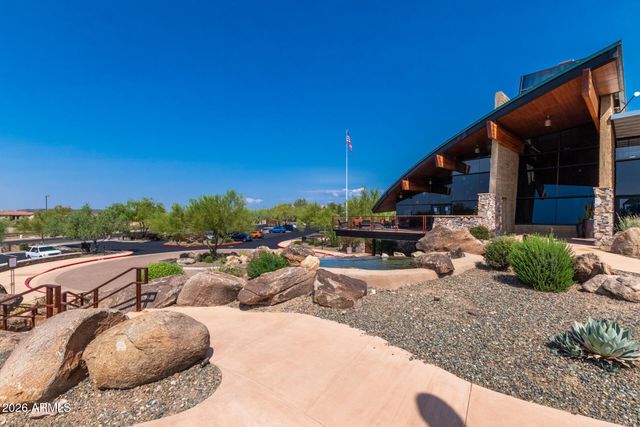 909 W SPUR Drive, Phoenix, AZ 85085