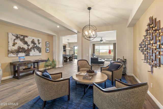 909 W SPUR Drive, Phoenix, AZ 85085