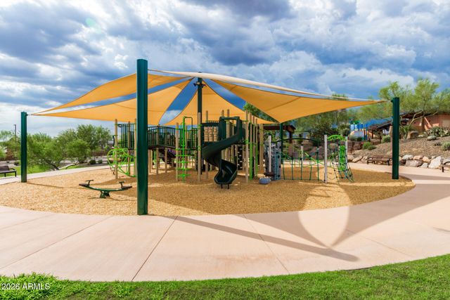 909 W SPUR Drive, Phoenix, AZ 85085