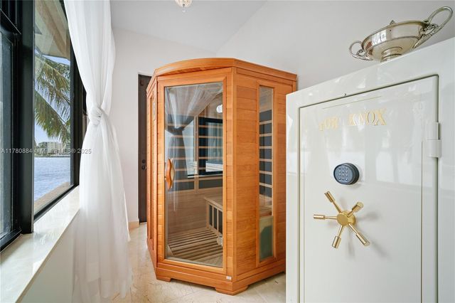 3300 NE 171st St, North Miami Beach, FL 33160