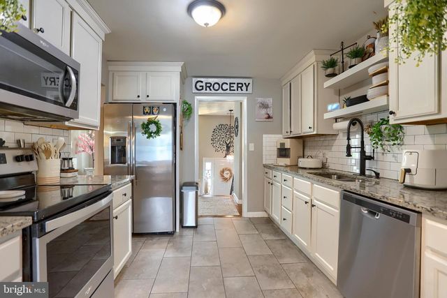 101 OAK DR, Camp Hill, PA 17011