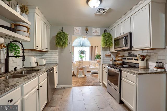 101 OAK DR, Camp Hill, PA 17011