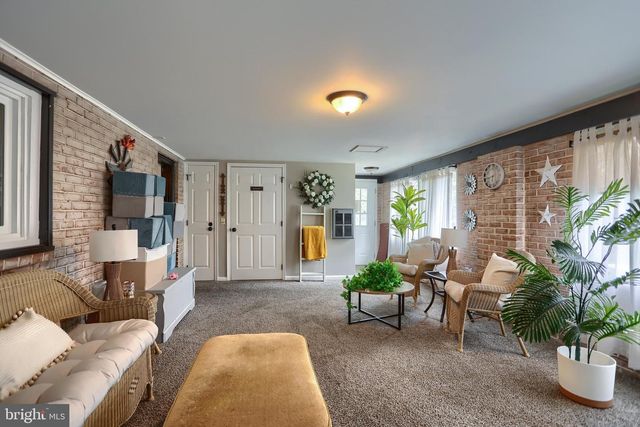 101 OAK DR, Camp Hill, PA 17011