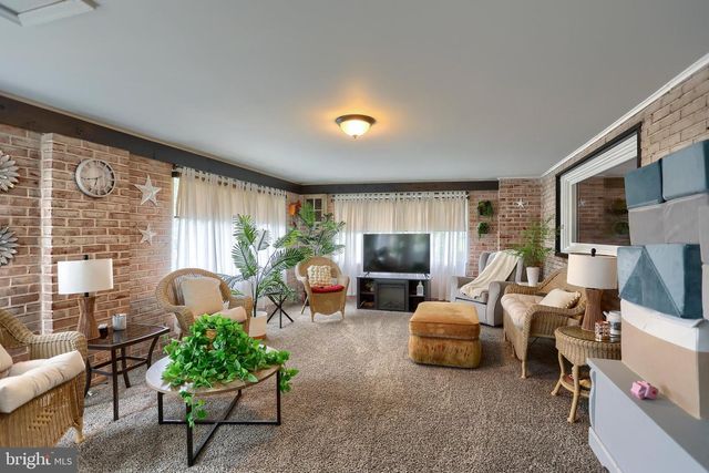 101 OAK DR, Camp Hill, PA 17011