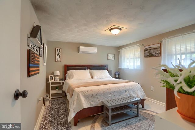 101 OAK DR, Camp Hill, PA 17011