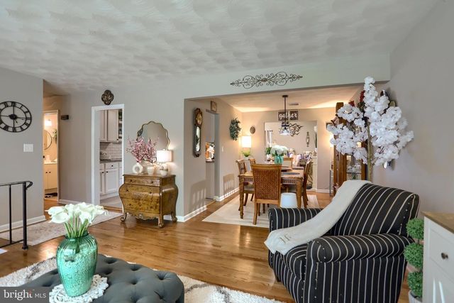 101 OAK DR, Camp Hill, PA 17011