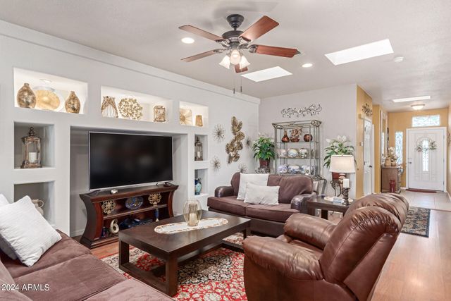 3301 S GOLDFIELD Road 4020, Apache Junction, AZ 85119