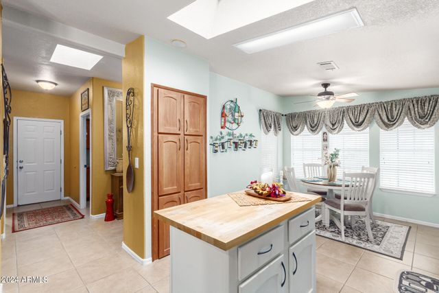 3301 S GOLDFIELD Road 4020, Apache Junction, AZ 85119