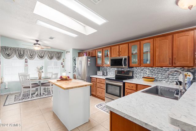 3301 S GOLDFIELD Road 4020, Apache Junction, AZ 85119