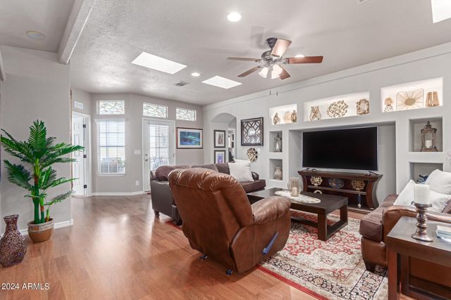 3301 S GOLDFIELD Road 4020, Apache Junction, AZ 85119