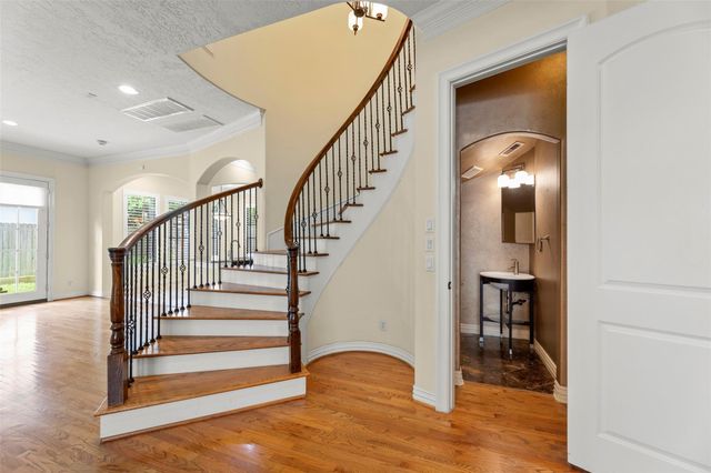 4107 Dartmouth Avenue, Houston, TX 77005