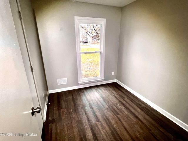 11409 Deham Dr, Louisville, KY 40241
