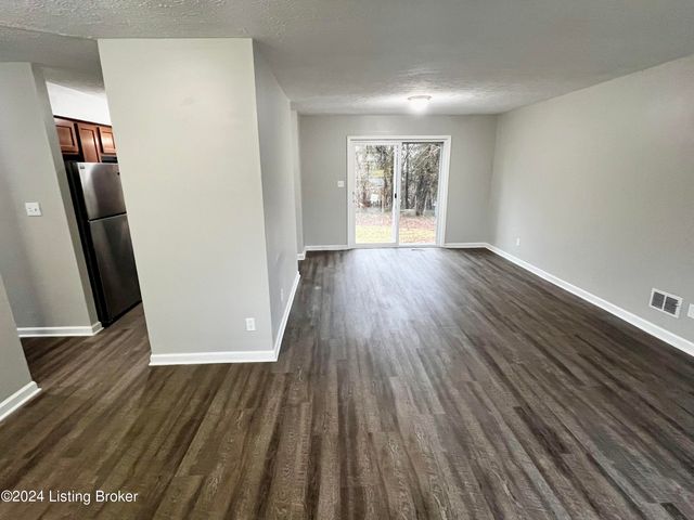 11409 Deham Dr, Louisville, KY 40241