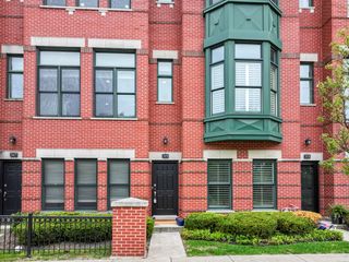 319 W Wood Street 18, Palatine, IL 60067