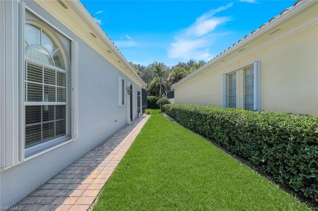 2709 Island Pond LN, Naples, FL 34119
